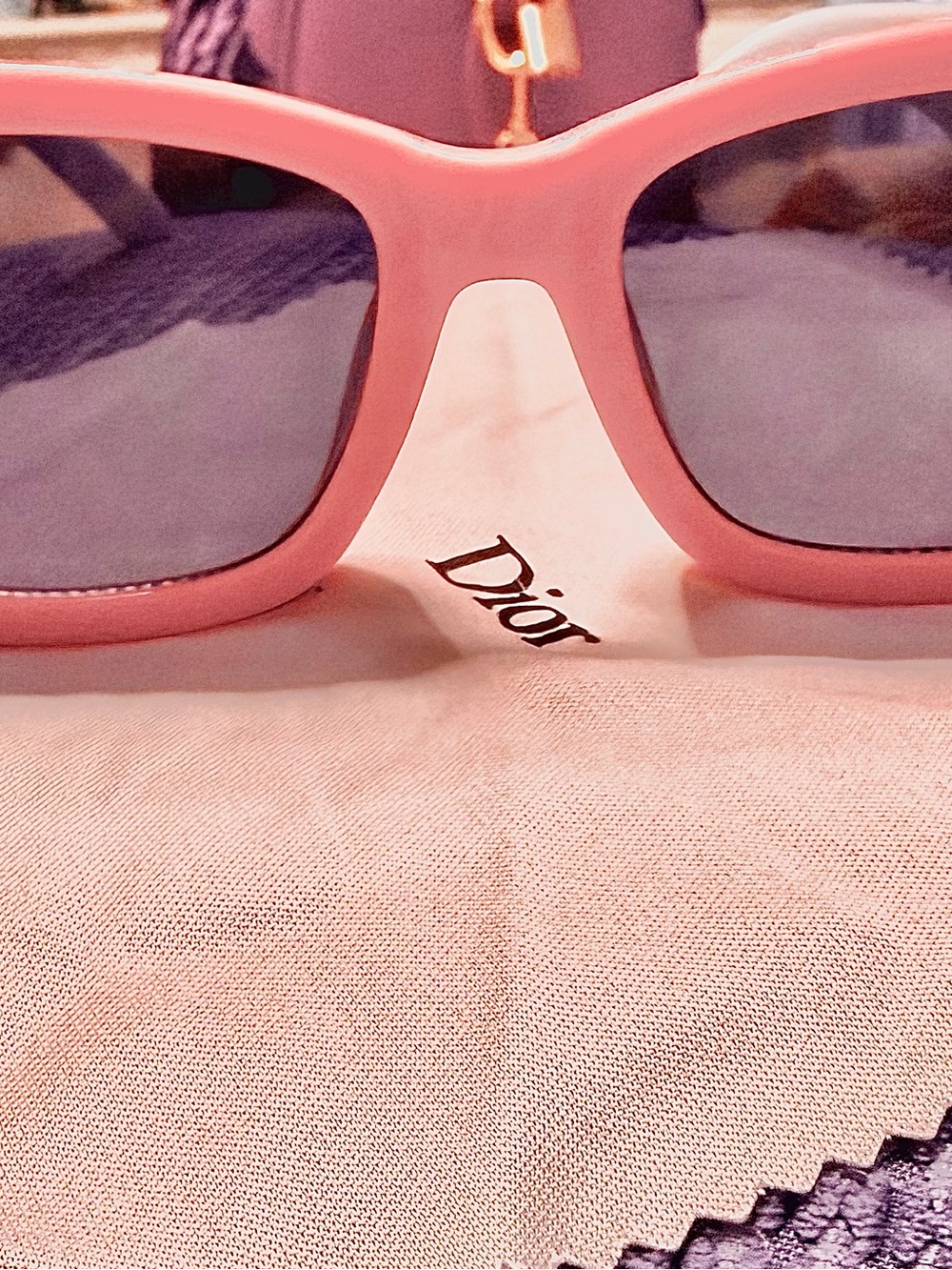 Source Unknown Pink Square Sunglasses with Tinted Lenses